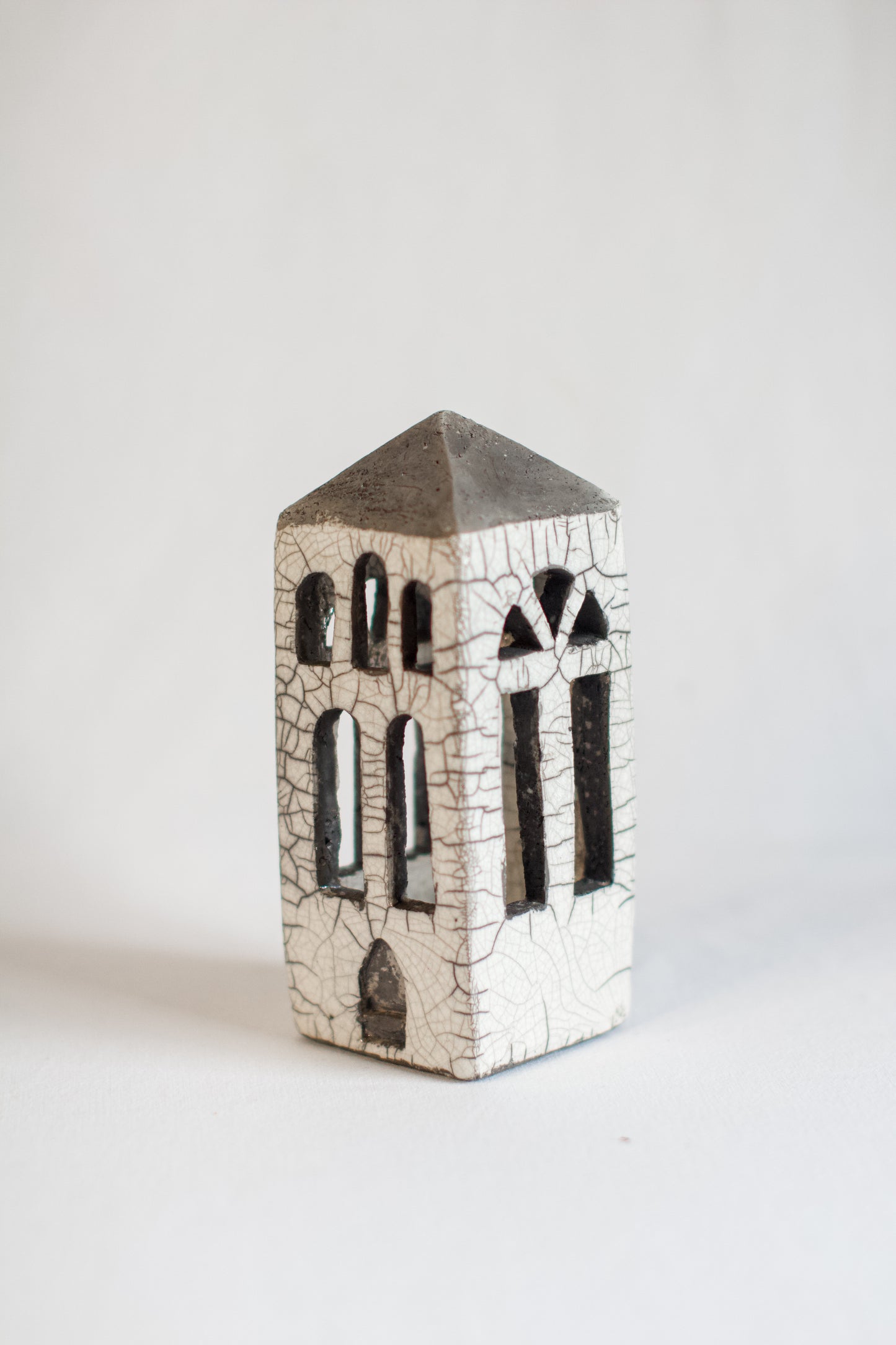 Raku House 15 cm