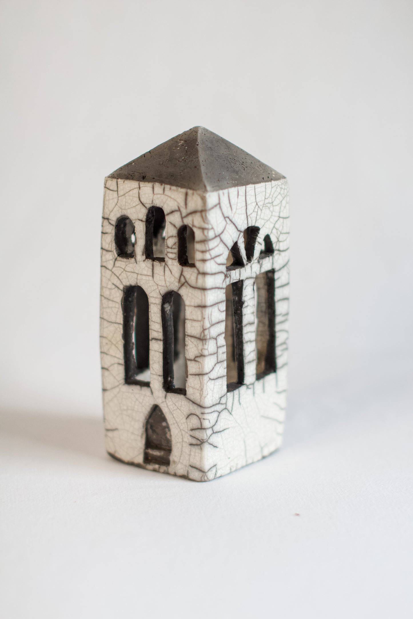 Raku House 15 cm